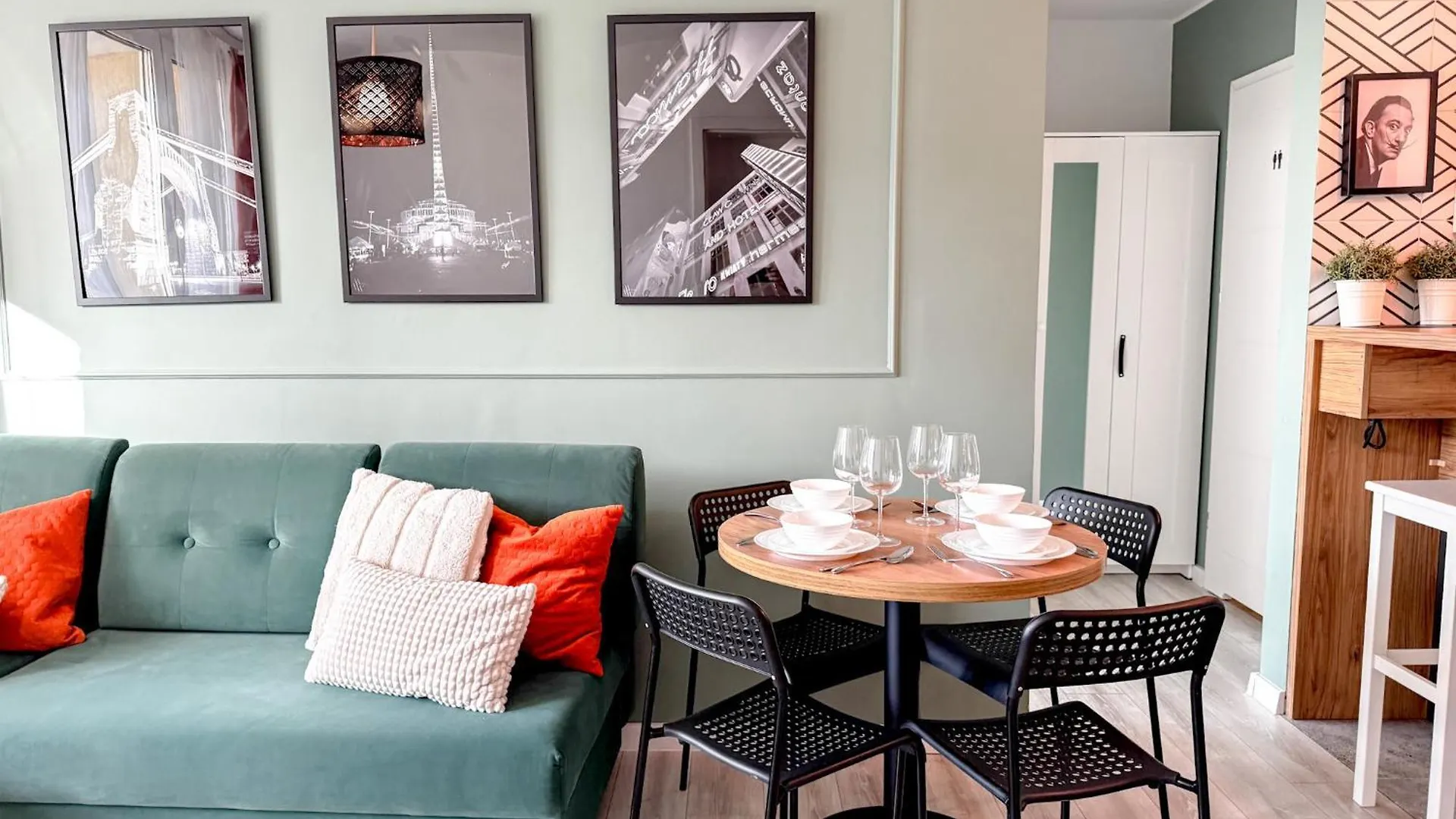 弗罗茨瓦夫2Mins Skytower! Stylish 2Bd Kitchen, Balcony! Near Train公寓 波兰