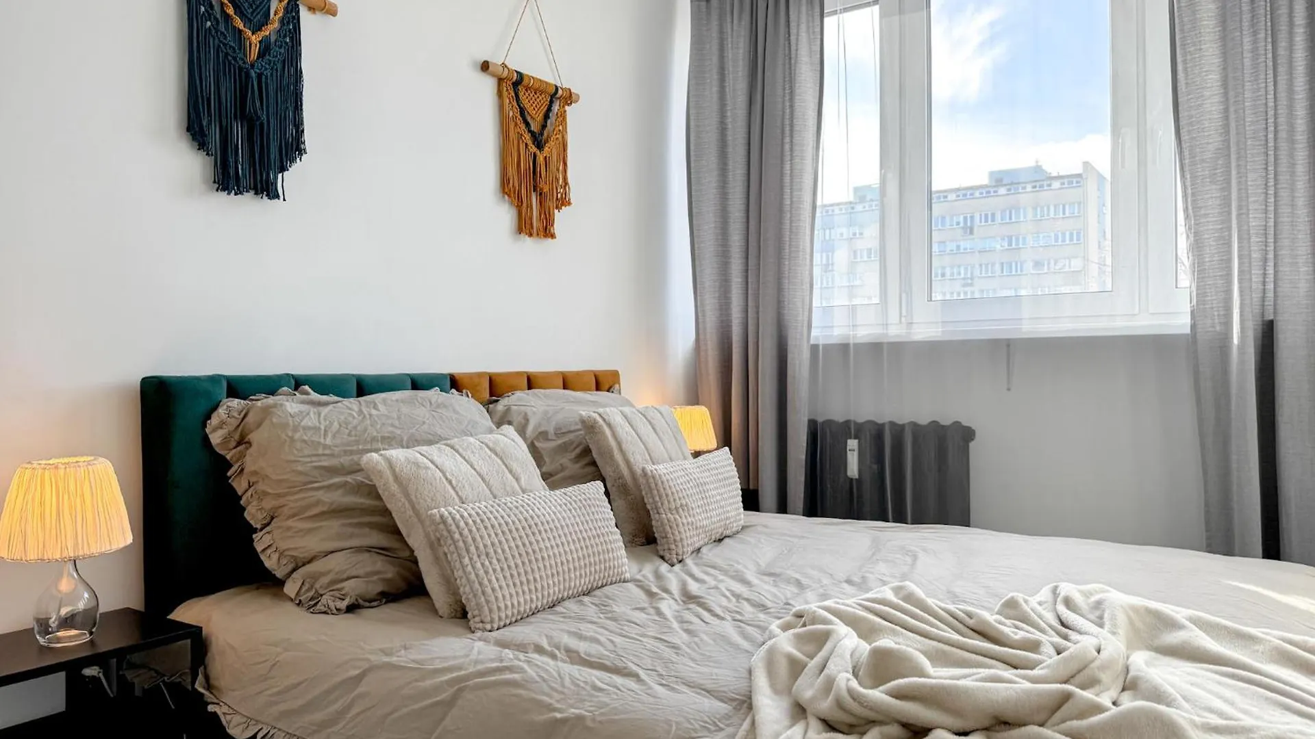 弗罗茨瓦夫2Mins Skytower! Stylish 2Bd Kitchen, Balcony! Near Train公寓 0*, 弗罗茨瓦夫 波兰